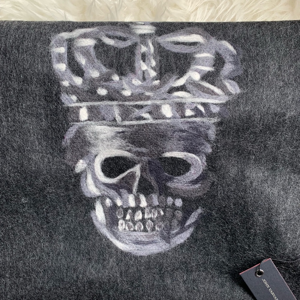 John Varvatos Skull Scarf Gray NWT - Picture 2 of 6